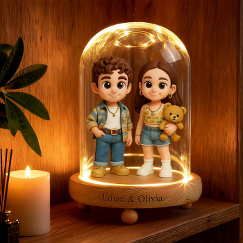 Lampe De Nuit 3d Personnalisée Avec Figurine Articulée Et Socle Gravé À Partir De Votre Photo, Sous Cloche En Verre. Cadeau Unique Et Personnalisé Pour Votre Amoureux(se) Ou Pour Un Anniversaire. Idéale Pour La Saint-valentin. - votrecollierprenomfr