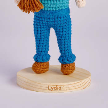 Support De Base De Nom Personnalisé Pour Poupée Au Crochet De 15 Cm - votrecollierprenomfr