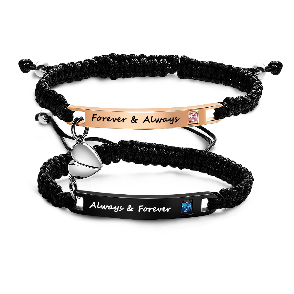 Coffret De Bracelets Magnétiques Pour Couples, Personnalisable Avec Nom Et Pierre De Naissance, Comprenant Des Cœurs Magnétiques Assortis Et Des Breloques Demi-cœur.