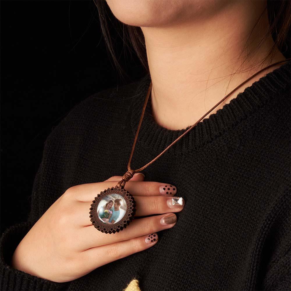 Collier Photo Personnalisé, Cadeaux Pour Lui, Pendentif En Bois, Nom Personnalisé Gravé, Pendentif Rond - votrecollierprenomfr