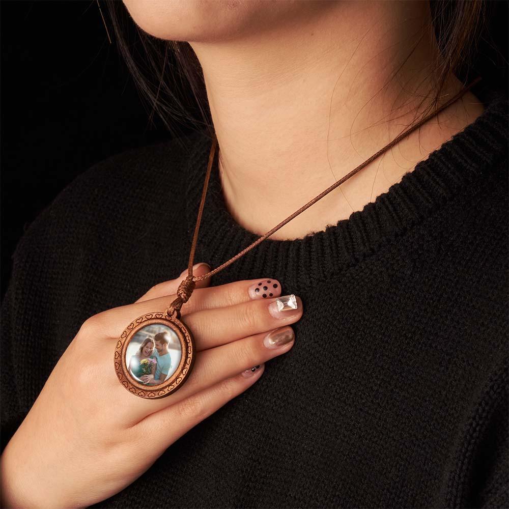 Collier Photo Personnalisé, Cadeaux Pour Lui, Pendentif En Bois, Nom Personnalisé Gravé, Pendentif Rond - votrecollierprenomfr