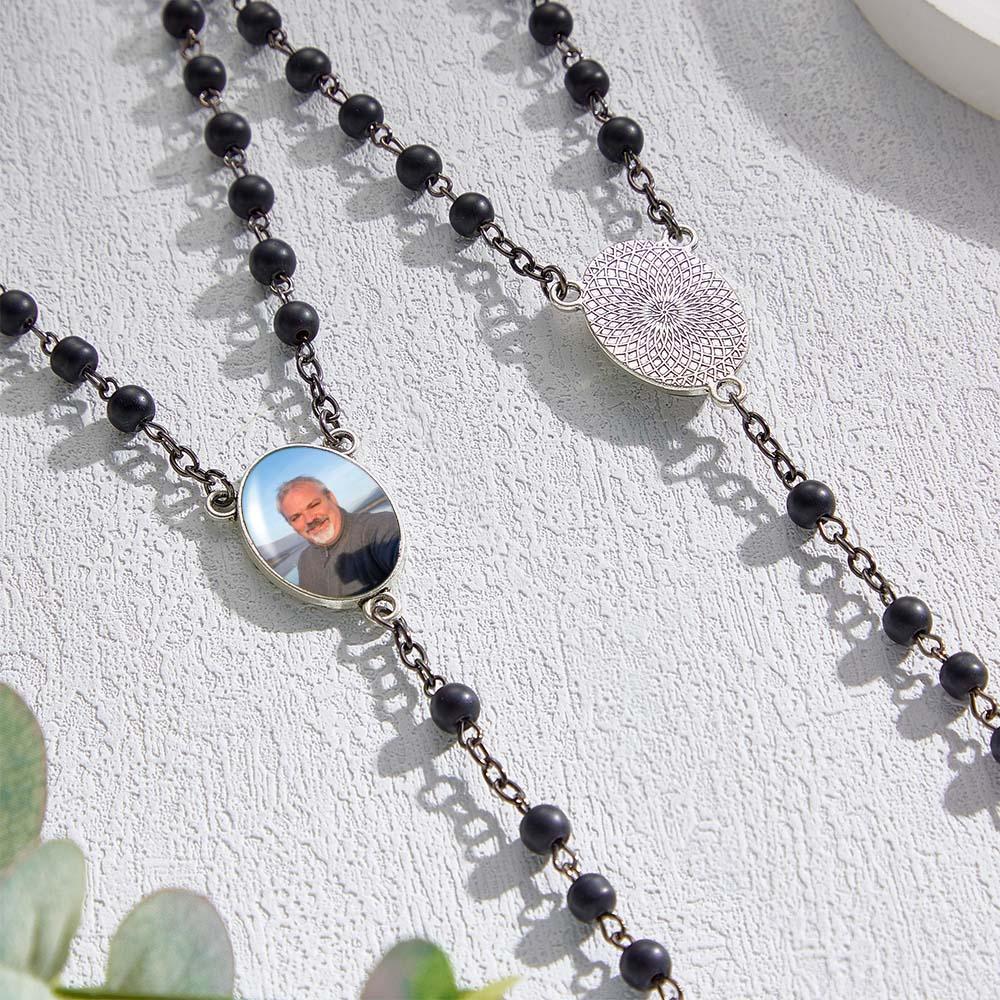 Collier Chapelet Personnalisé En Perles Et Croix, Collier Personnalisé En Agate Givrée Noire Avec Photo - votrecollierprenomfr