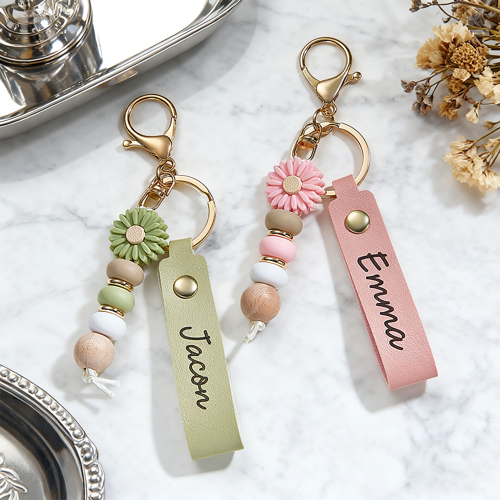 Porte-clés Personnalisé En Perles De Marguerite, Nom Personnalisé, Porte-clés En Cuir Gravé, Porte-clés En Faux Cuir, Porte-clés En Perles, Cadeau Pour Elle - votrecollierprenomfr