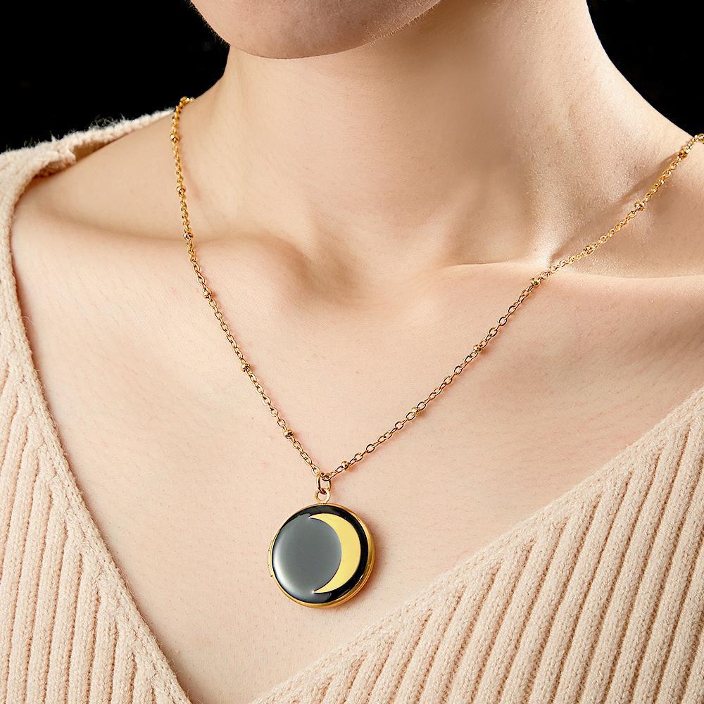 Colliers Photo Personnalisés Délicat Croissant De Lune Cadeaux Uniques Pour Elle - votrecollierprenomfr