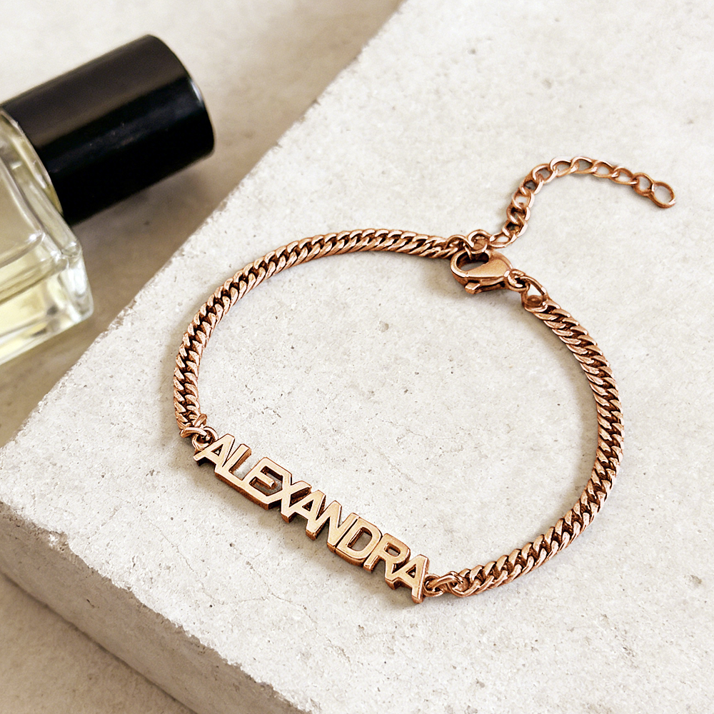 Bracelet Prénom Personnalisé Sur Chaîne Gourmette, Bracelet Prénom Moderne En Lettres Majuscules, Bijou Prénom Personnalisé À Grosse Chaîne - votrecollierprenomfr