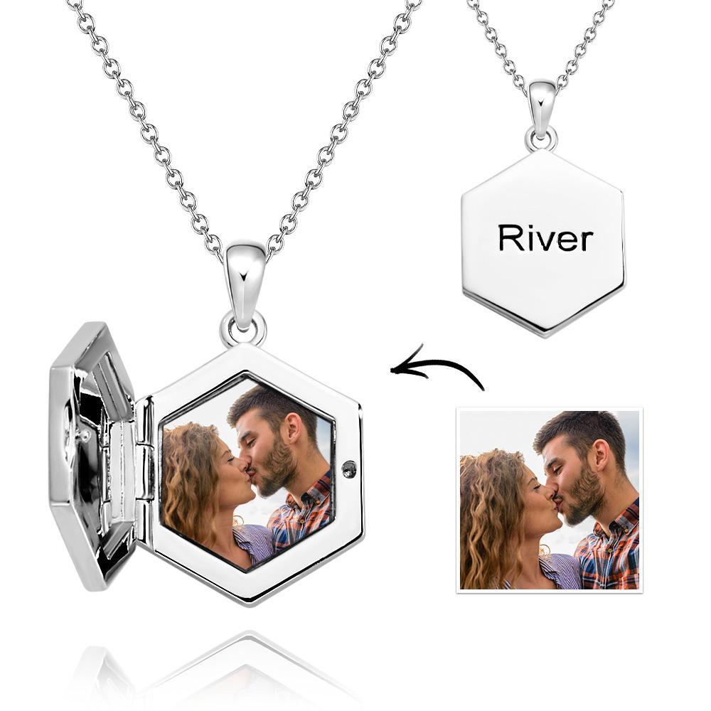 Collier Gravé Photo Personnalisé Hexagone Cadeaux Uniques Pour Couple - votrecollierprenomfr
