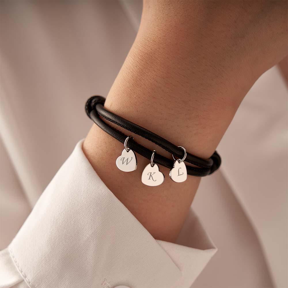 Bracelet En Cuir Gravé Avec Pendentifs En Forme De Cœur, Réglable, Exquis, Cadeaux Pour Les Amoureux - votrecollierprenomfr