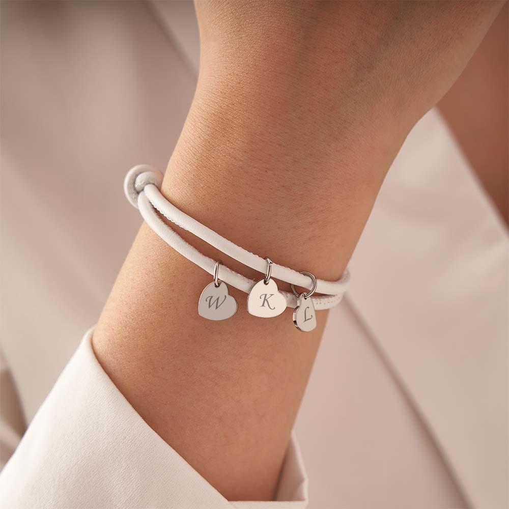 Bracelet En Cuir Gravé Avec Pendentifs En Forme De Cœur, Réglable, Exquis, Cadeaux Pour Les Amoureux - votrecollierprenomfr