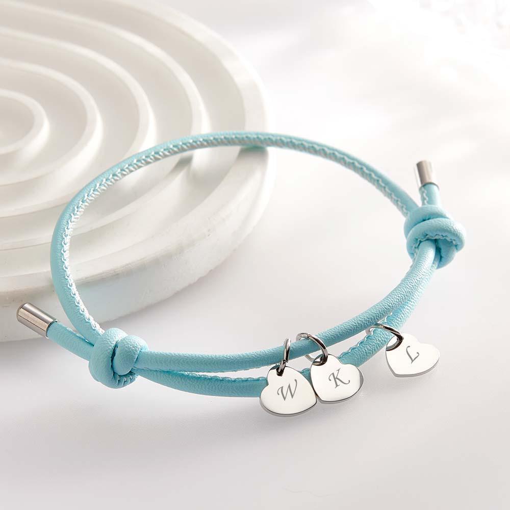 Bracelet En Cuir Gravé Avec Pendentifs En Forme De Cœur, Réglable, Exquis, Cadeaux Pour Les Amoureux - votrecollierprenomfr