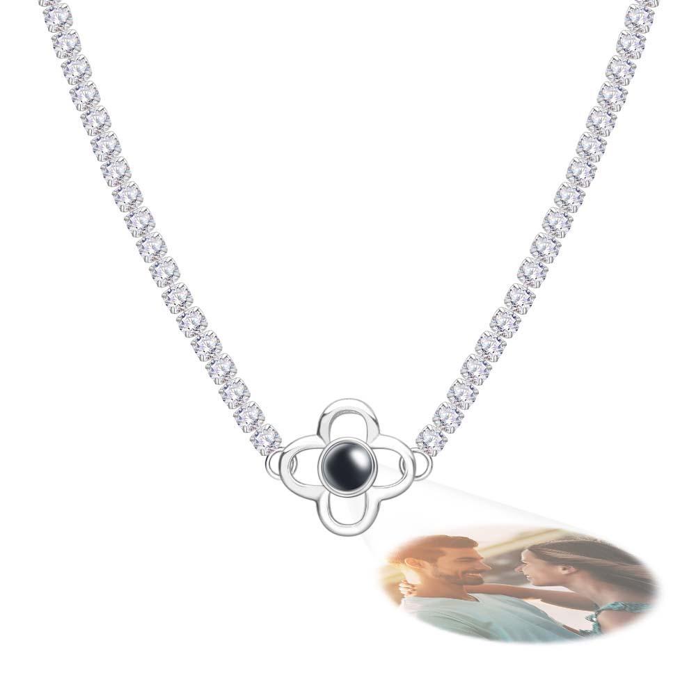 Collier De Projection Personnalisé Chaîne De Tennis Trèfle À Quatre Feuilles Cadeau Pour Elle - votrecollierprenomfr