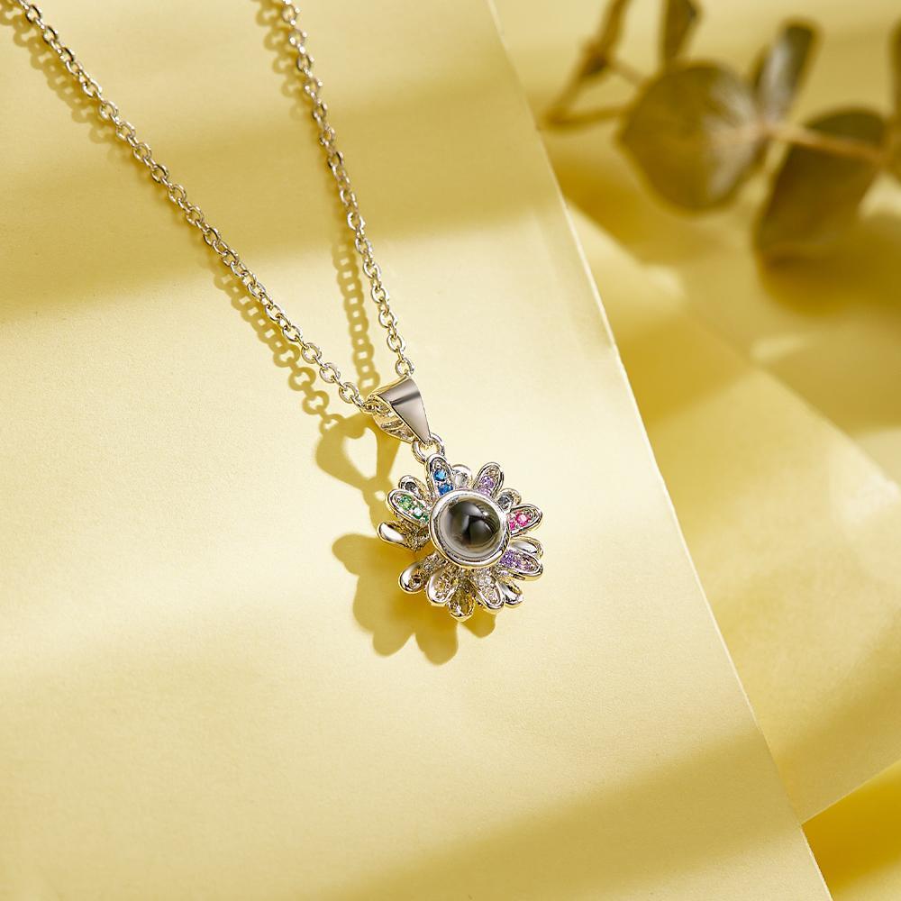Collier De Projection Personnalisé Marguerite Colorée, Beau Cadeau - votrecollierprenomfr