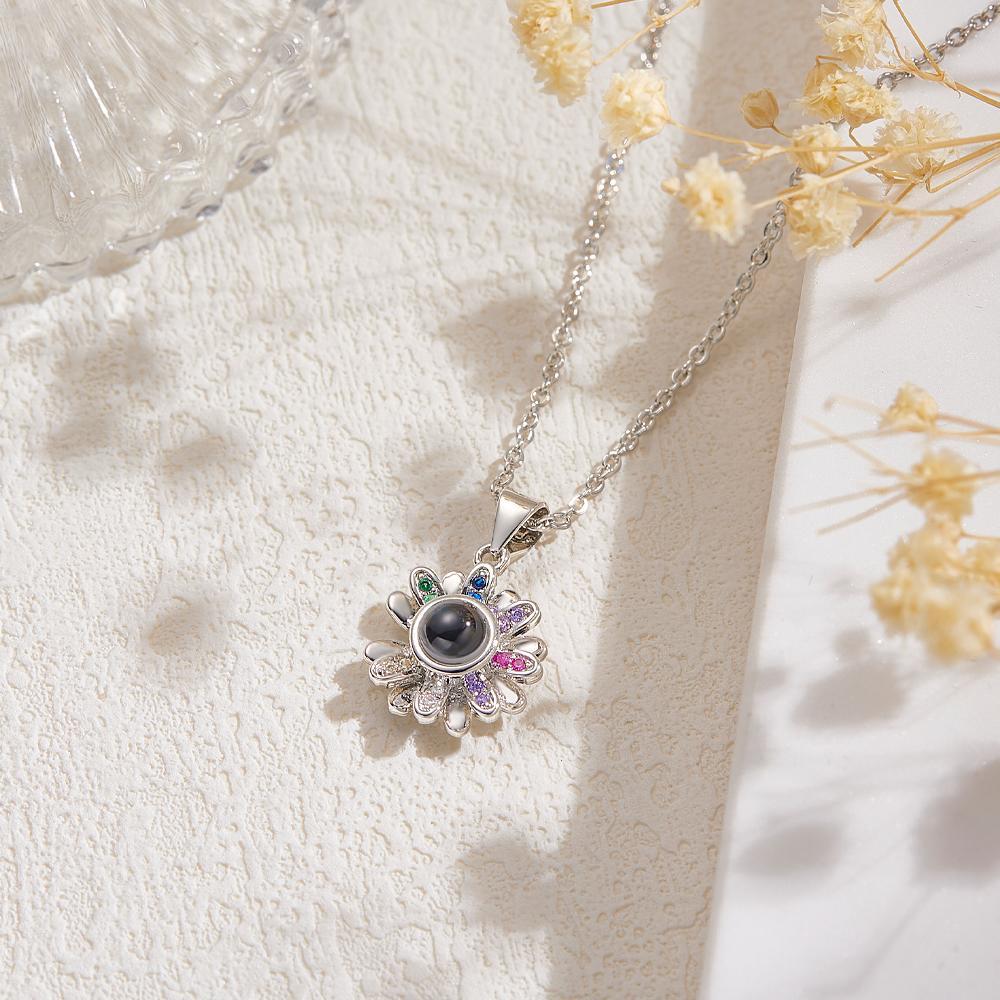Collier De Projection Personnalisé Marguerite Colorée, Beau Cadeau - votrecollierprenomfr