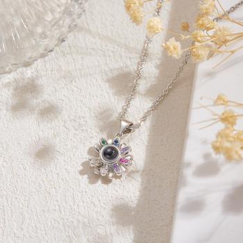 Collier De Projection Personnalisé Marguerite Colorée, Beau Cadeau - votrecollierprenomfr