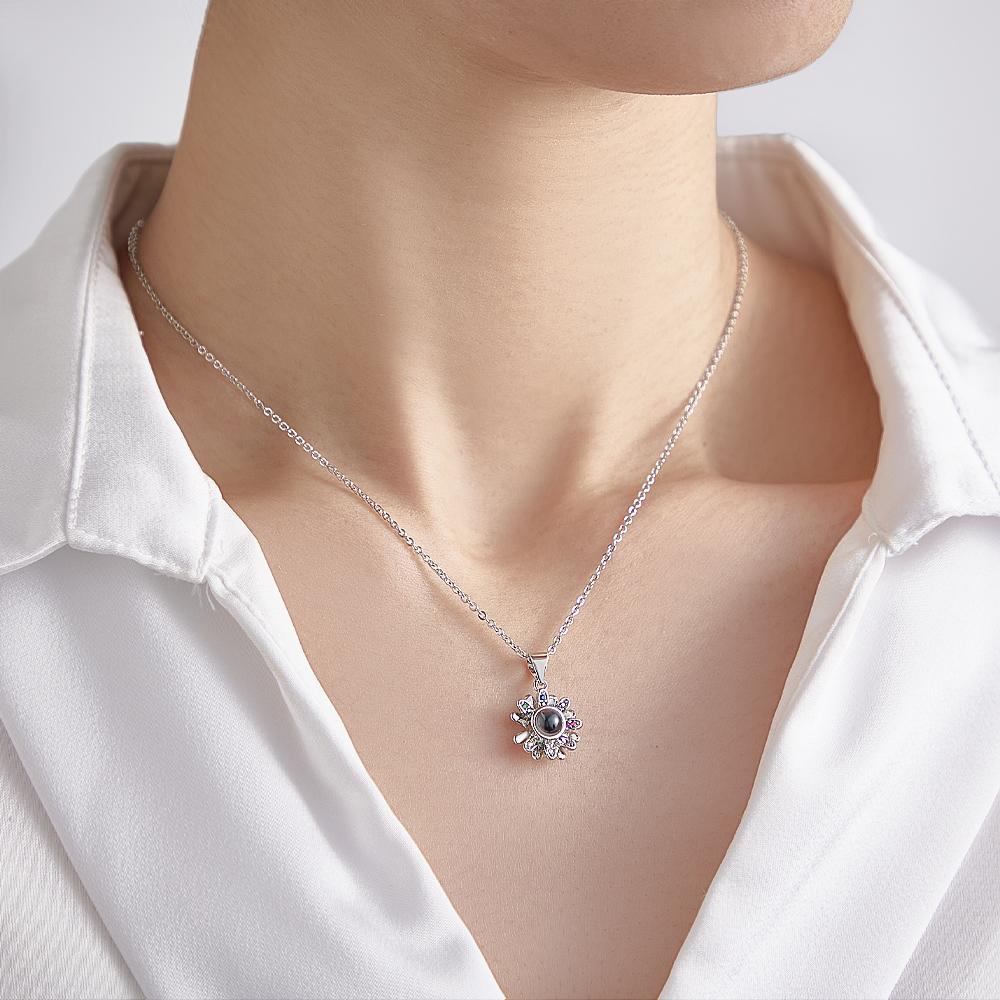 Collier De Projection Personnalisé Marguerite Colorée, Beau Cadeau - votrecollierprenomfr