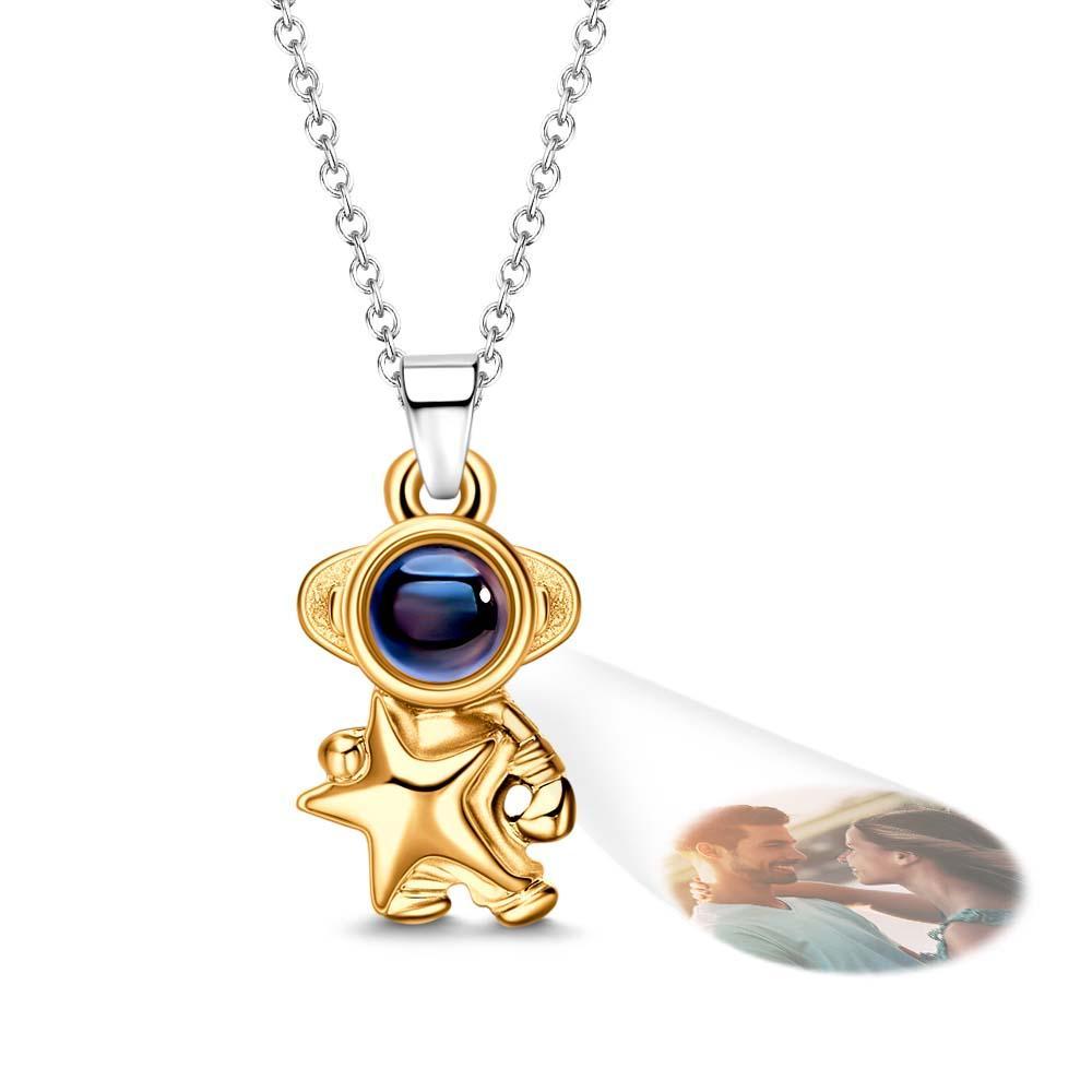 Collier De Couple À Projection Personnalisé, Cadeau Créatif D'astronaute - votrecollierprenomfr