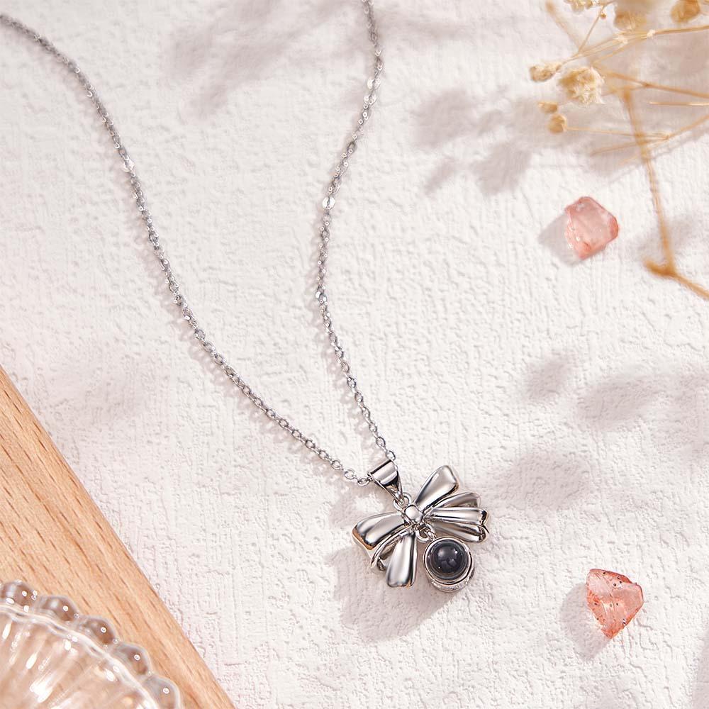 Collier De Projection Personnalisé, Cadeau Pour Fille Avec Nœud Doux - votrecollierprenomfr