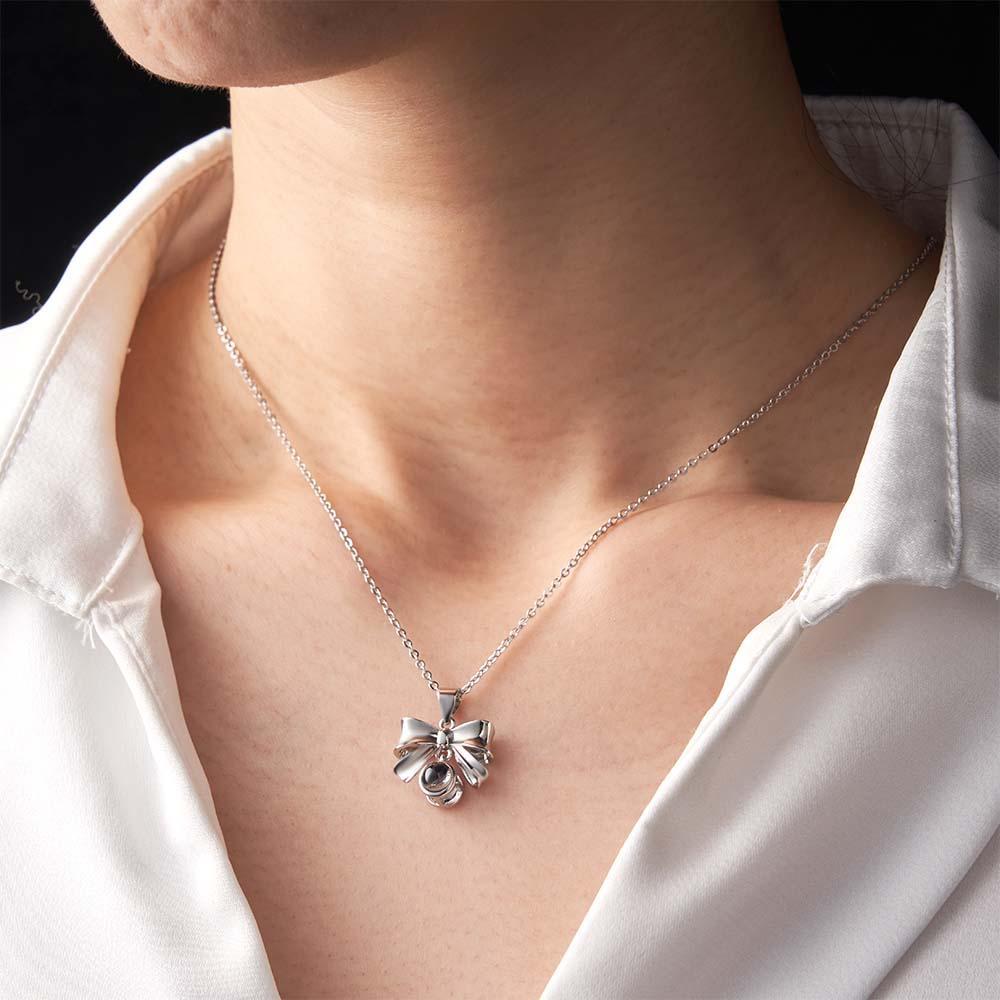 Collier De Projection Personnalisé, Cadeau Pour Fille Avec Nœud Doux - votrecollierprenomfr