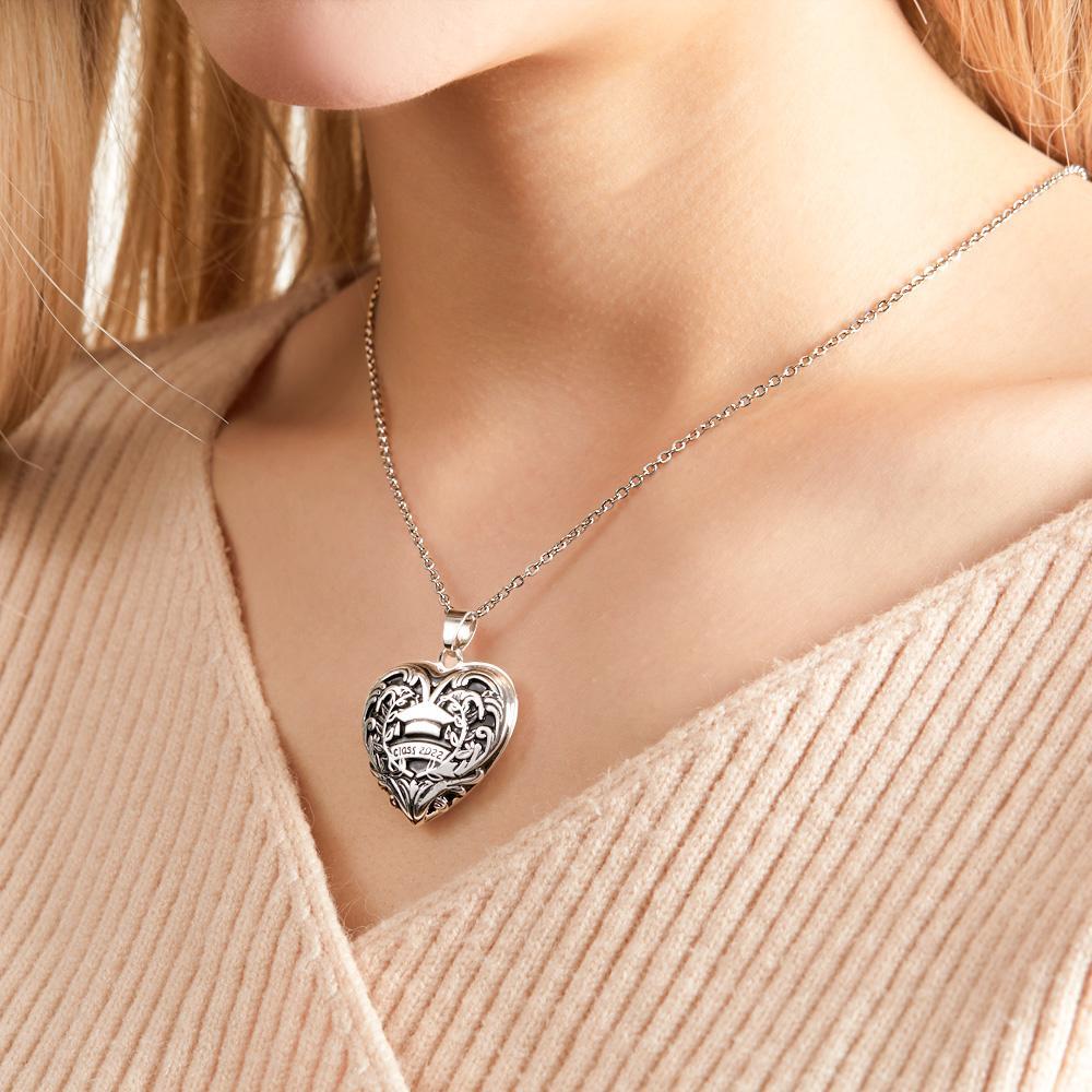Collier Photo Personnalisé En Forme De Coeur Classe De 2022 Pendentif Collier Graduation Cadeau - votrecollierprenomfr