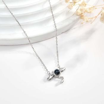 Collier De Projection Personnalisé Cadeau D’aile De Démon Pour Elle - votrecollierprenomfr
