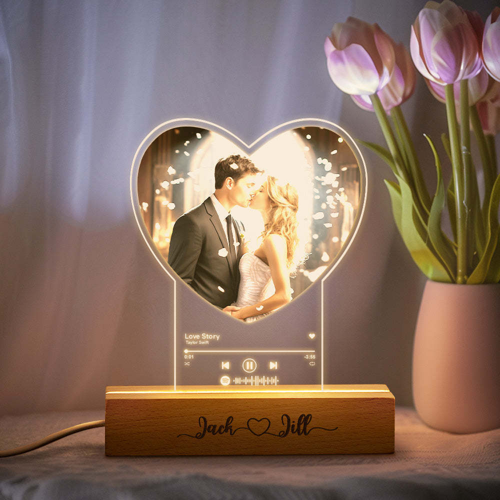 Lampe Acrylique En Forme De Cœur Avec Photo Personnalisée, Veilleuse Personnalisée Avec Base En Bois Gravé, Cadeau Pour Couple - votrecollierprenomfr