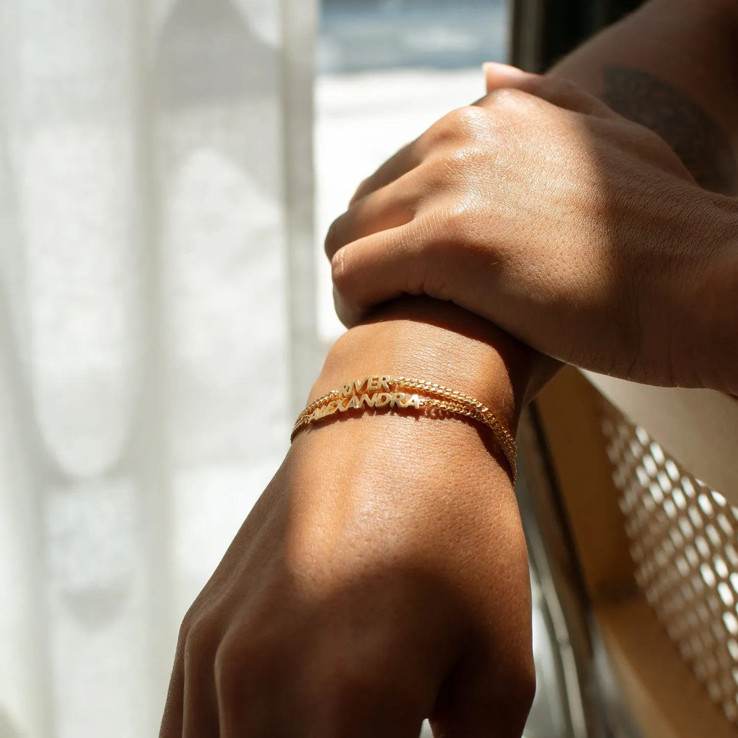 Bracelet Prénom Personnalisé Sur Chaîne Gourmette, Bracelet Prénom Moderne En Lettres Majuscules, Bijou Prénom Personnalisé À Grosse Chaîne - votrecollierprenomfr