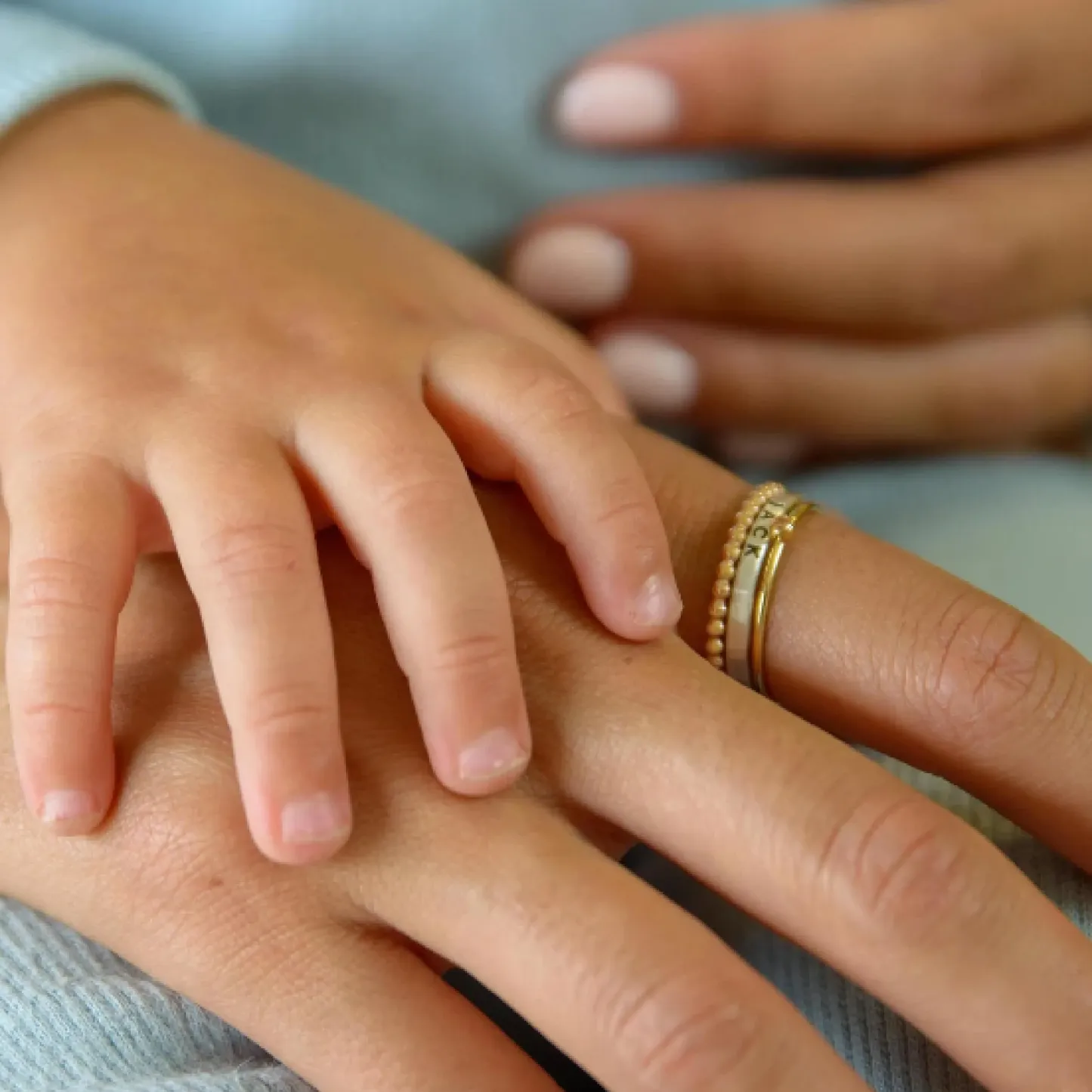 Bague Personnalisée Avec Prénom En Écriture Cursive Et Pierre De Naissance - Bague Élégante Gravée Avec Prénom Et Mois De Naissance - Cadeau Pour Elle - votrecollierprenomfr