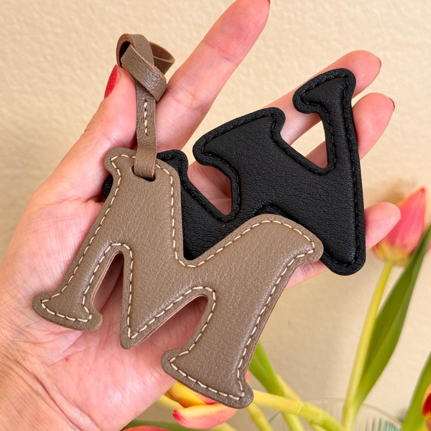Porte-monnaie Personnalisé Avec Nom Initial, Breloque Avec Lettres Personnalisées, Porte-clés En Cuir, Cadeau Pour Amis - votrecollierprenomfr