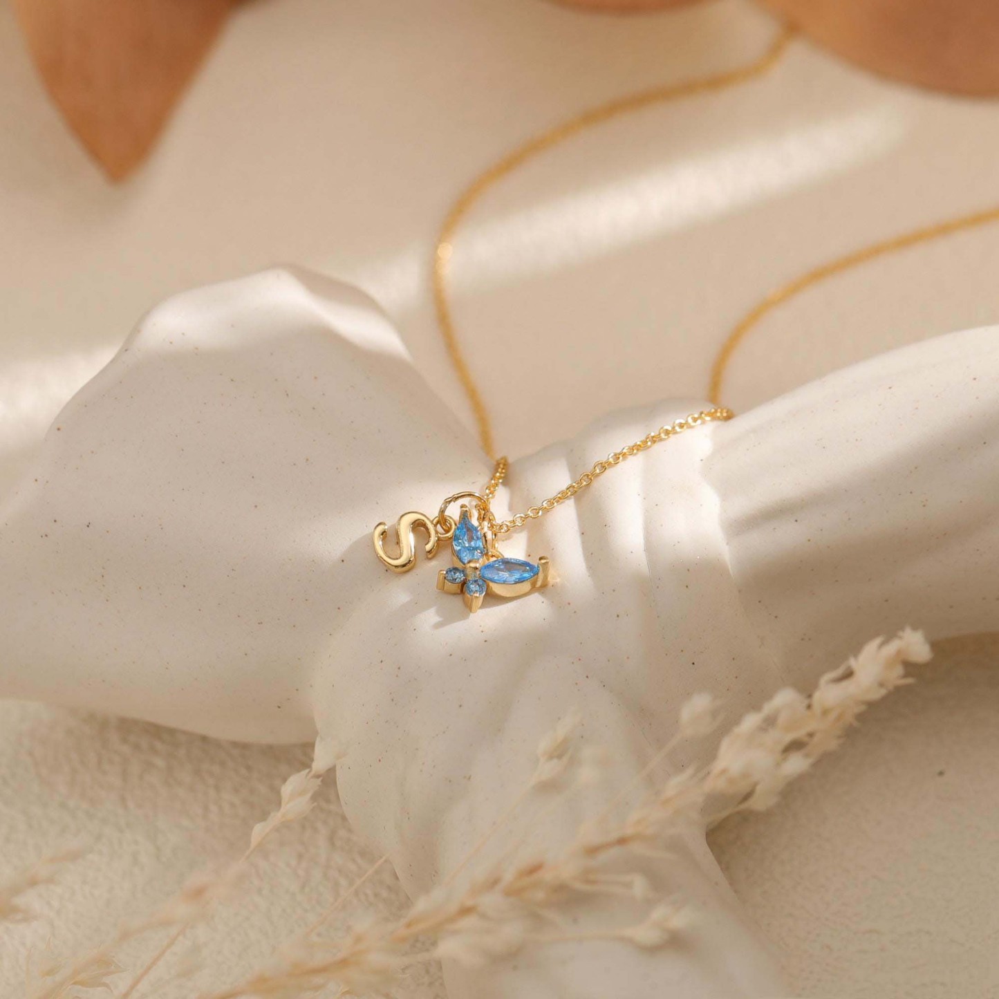 Collier Papillon Personnalisé Avec Initiale Et Pierre De Naissance - Bijou Monogramme Personnalisé - Cadeau D'anniversaire Pour Elle - votrecollierprenomfr