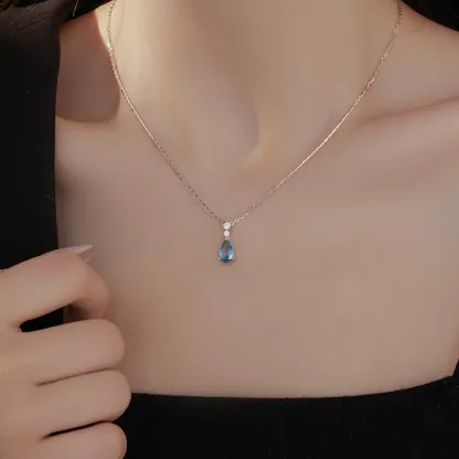 スターリングシルバー925 ティアドロップ・ジルコニア・ネックレス