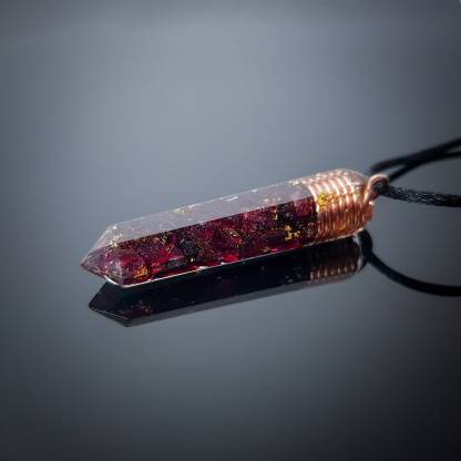 ガーネットオルゴナイトペンダント、24Kゴールドフレーク入り銅、銅オルゴンネックレス、幸運と愛の生活にスパイスを加えるのに最適な保護石