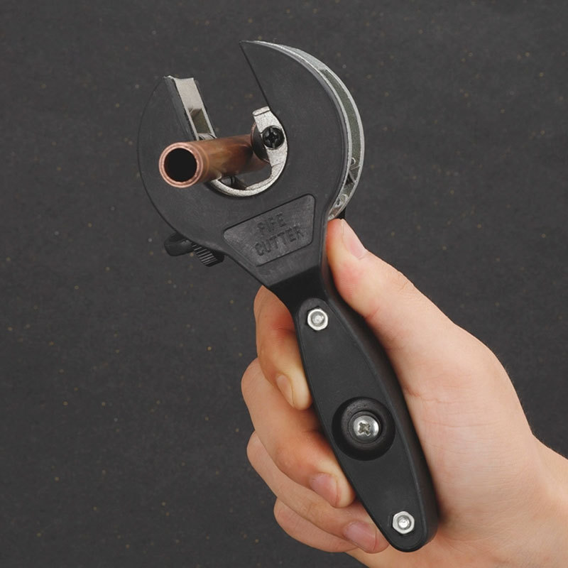 [Can be used in narrow spaces] Ratchet pipe cutter