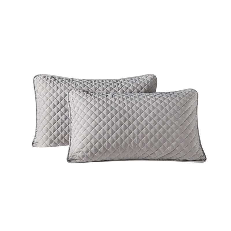 Anti-mite and anti-sweat pillow core protective isolation cover