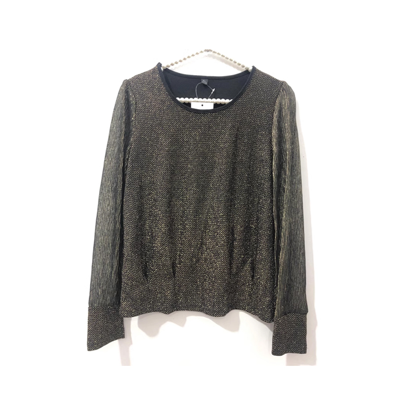 Simple figure-flattering gauze long sleeve blouse