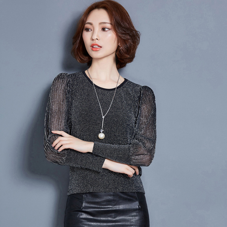 Simple figure-flattering gauze long sleeve blouse