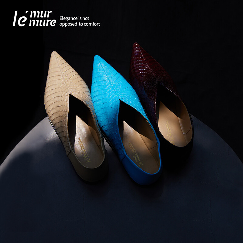 Snake-skin pattern flat shoes