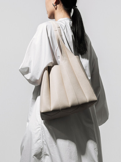 Wander Shoulder Bag