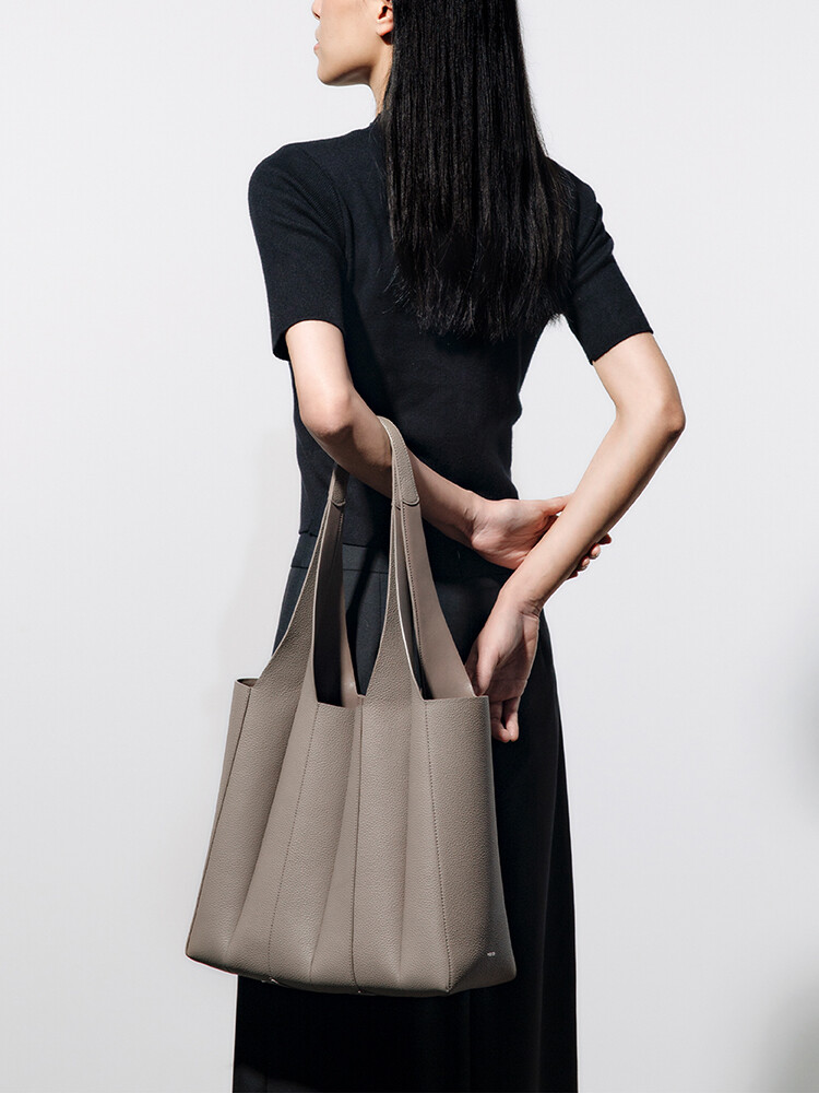 Wander Shoulder Bag