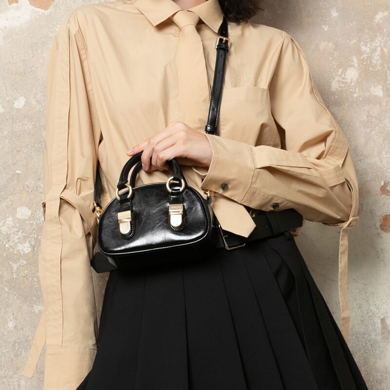 Retro Black Handbag