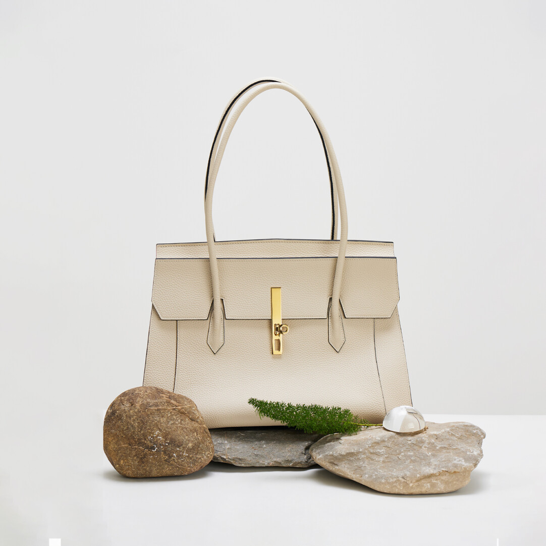 August Large Shoulder Bag