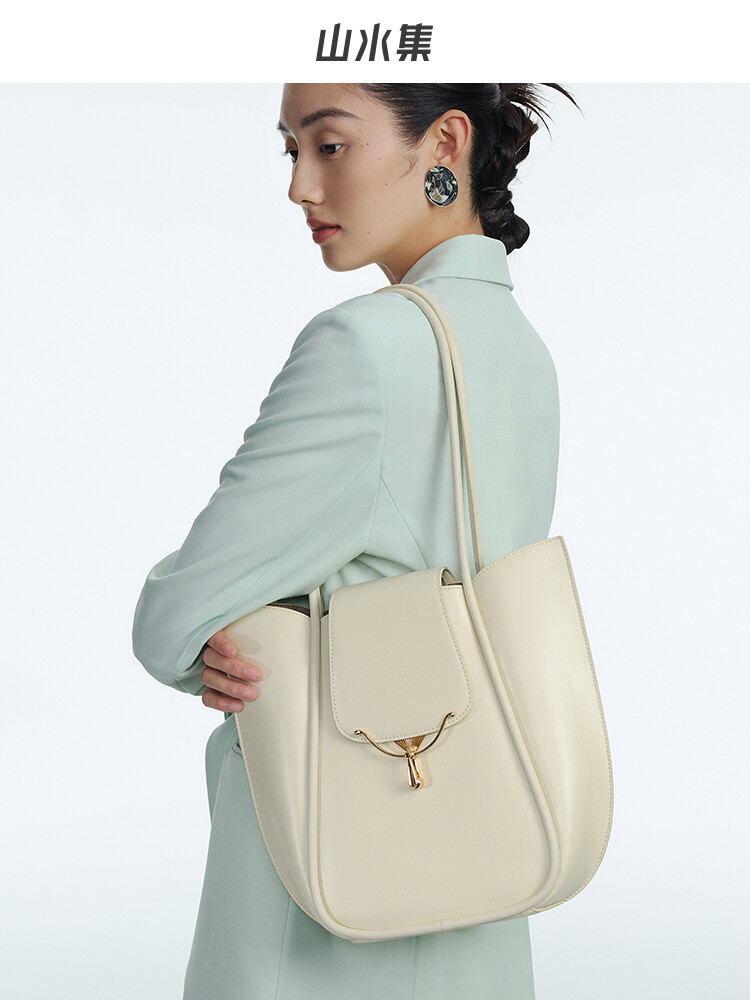 Precious Fan Bag