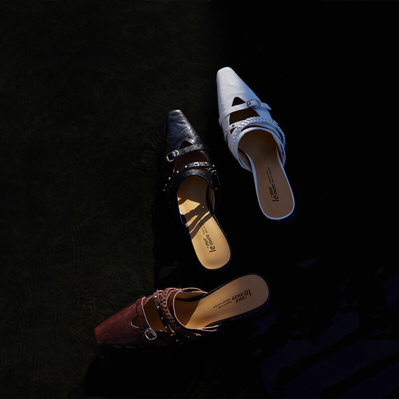 Hand-grip Textured Mules