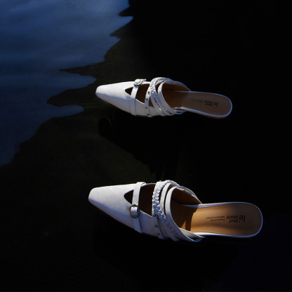 Hand-grip Textured Mules