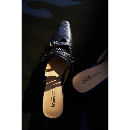 Hand-grip Textured Mules