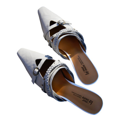 Hand-grip Textured Mules