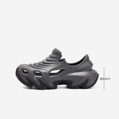 Dragon spike shoes