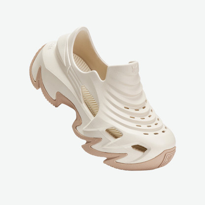 Dragon spike shoes