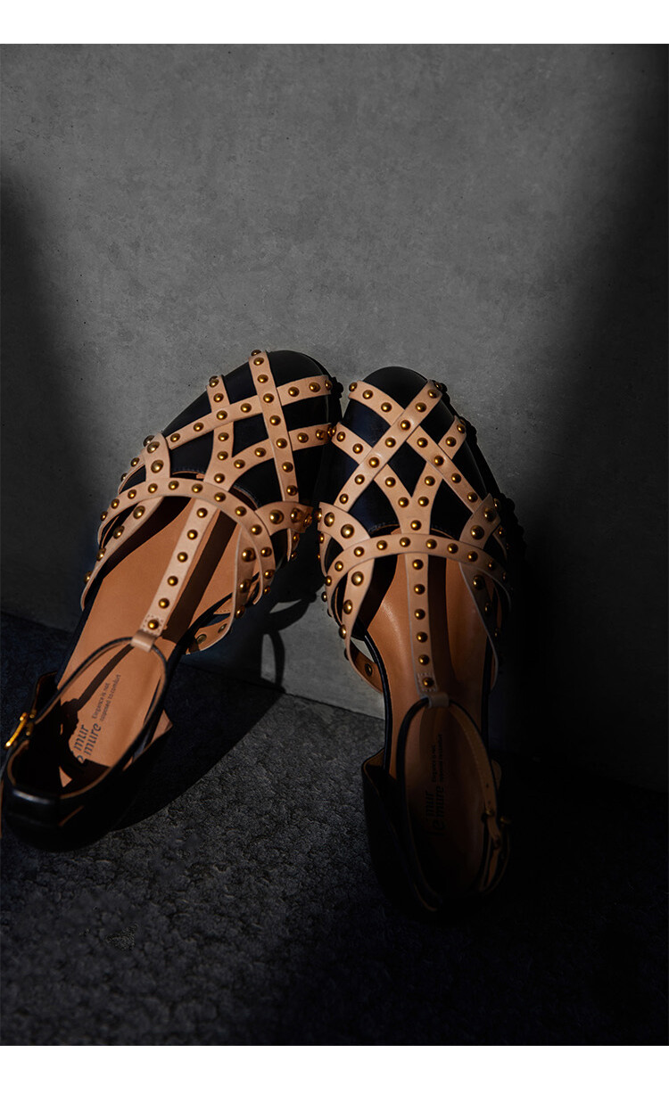 Metallic girl sandals