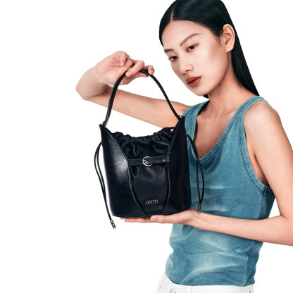 Crispy Petal Bucket Bag
