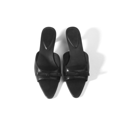 low-heeled sandals 5 cm