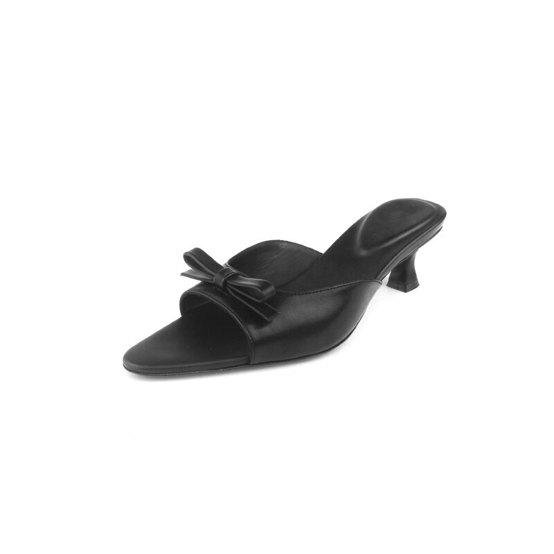 low-heeled sandals 5 cm